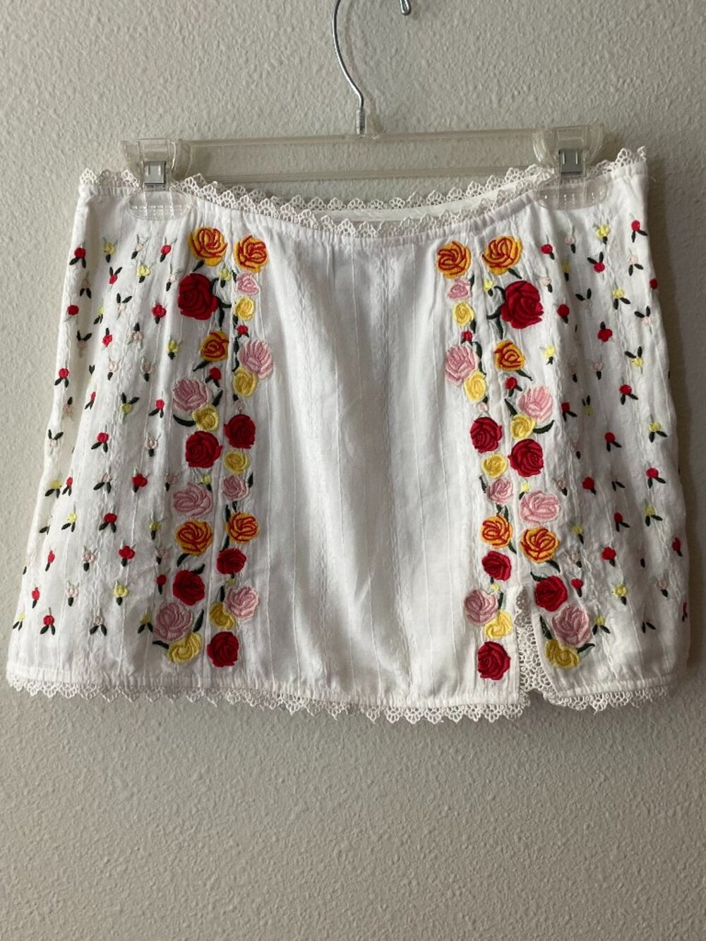 Kimchi Blue cotton embroidered mini skirt medium